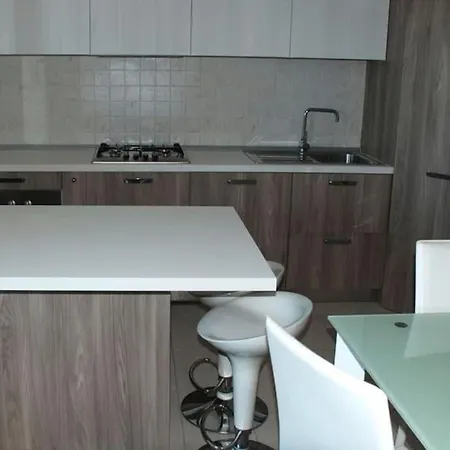 Elegante Ed Ampio 100 Mt Dal Centro Di Διαμέρισμα *